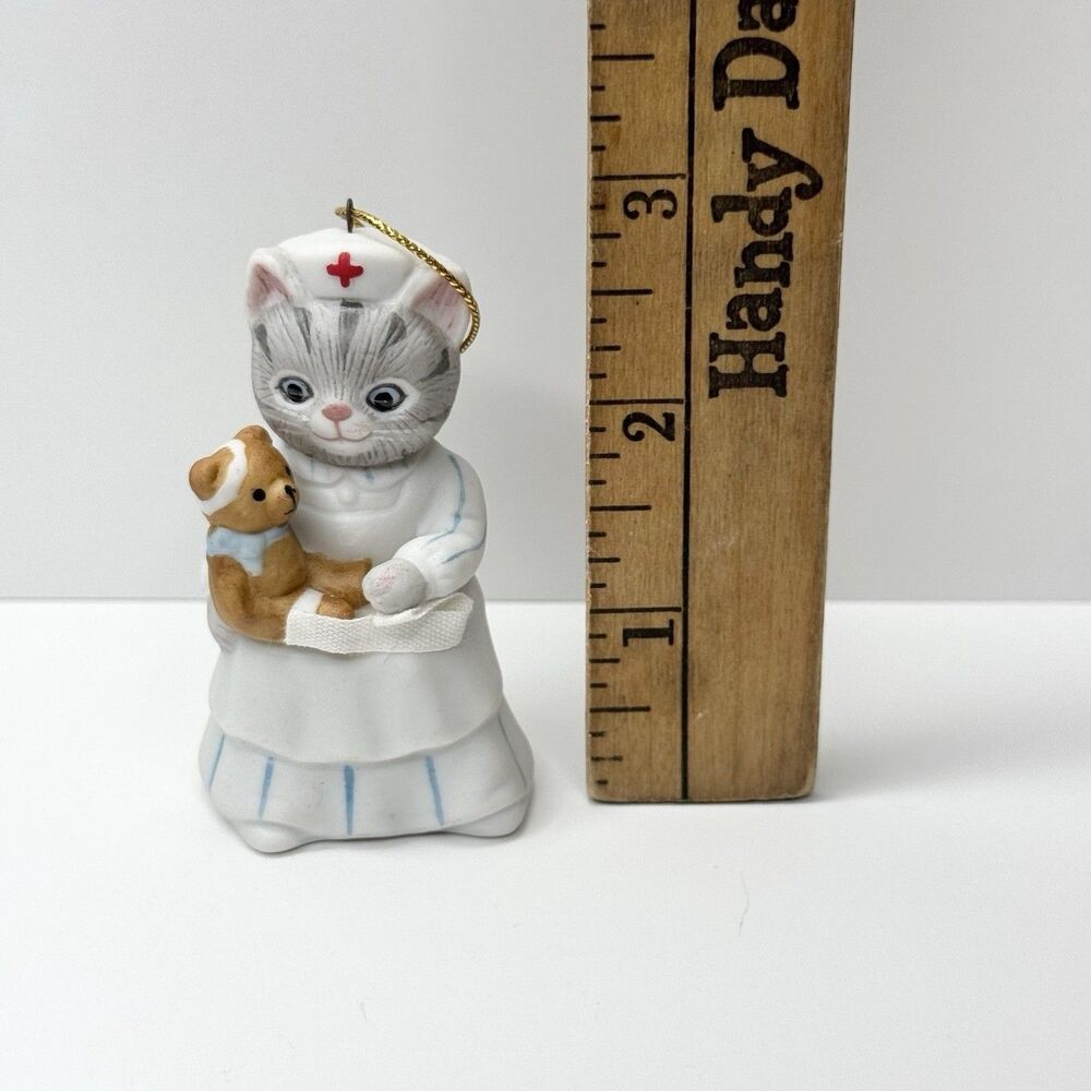 1989 Schmid Kitty Cucumber Christmas Ornament Nurse Cat Teddy Bear Figurine - Picture 2 of 6